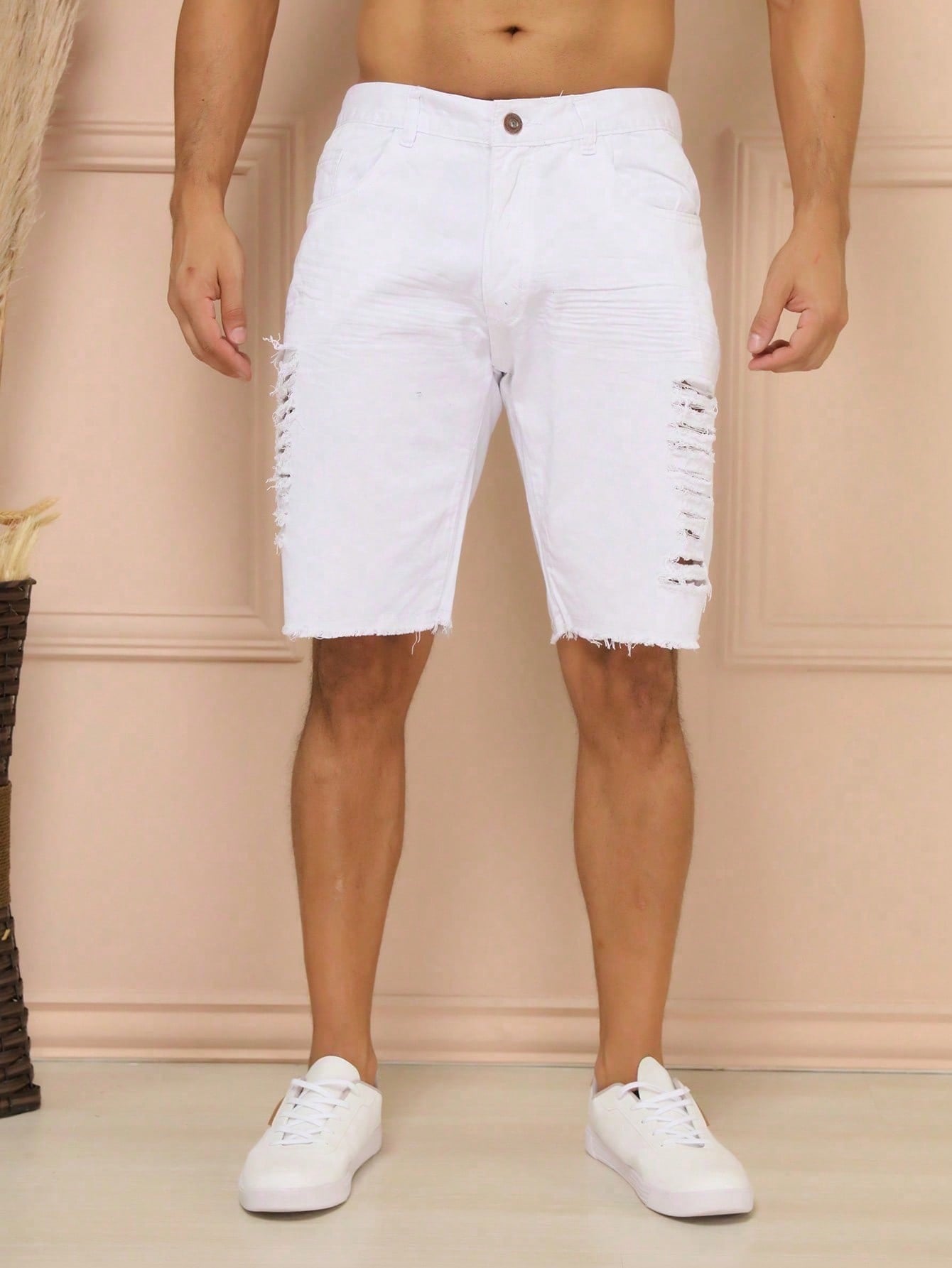 Bermuda Jeans Masculina Rasgado Branco Loja Viego bermuda jeans Bermuda Jeans Casual bermuda jeans masculina bermuda jeans masculina rasgado Bermuda Jeans Masculina Rasgado Branco bermuda jeans rasgada bermuda masculina jeans short jeans masculino