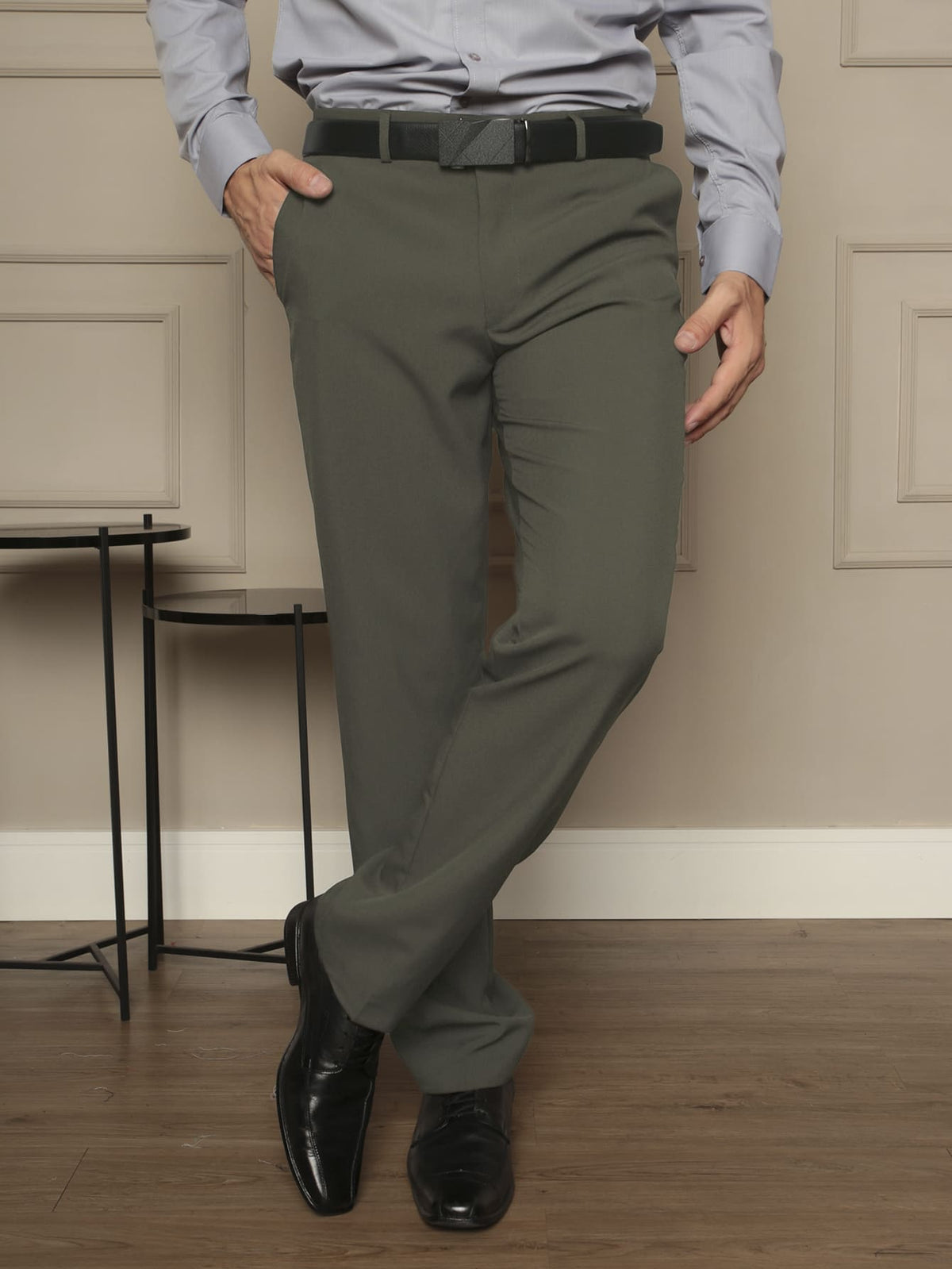 Calça alfaiataria masculina verde militar Viego, vista de frente