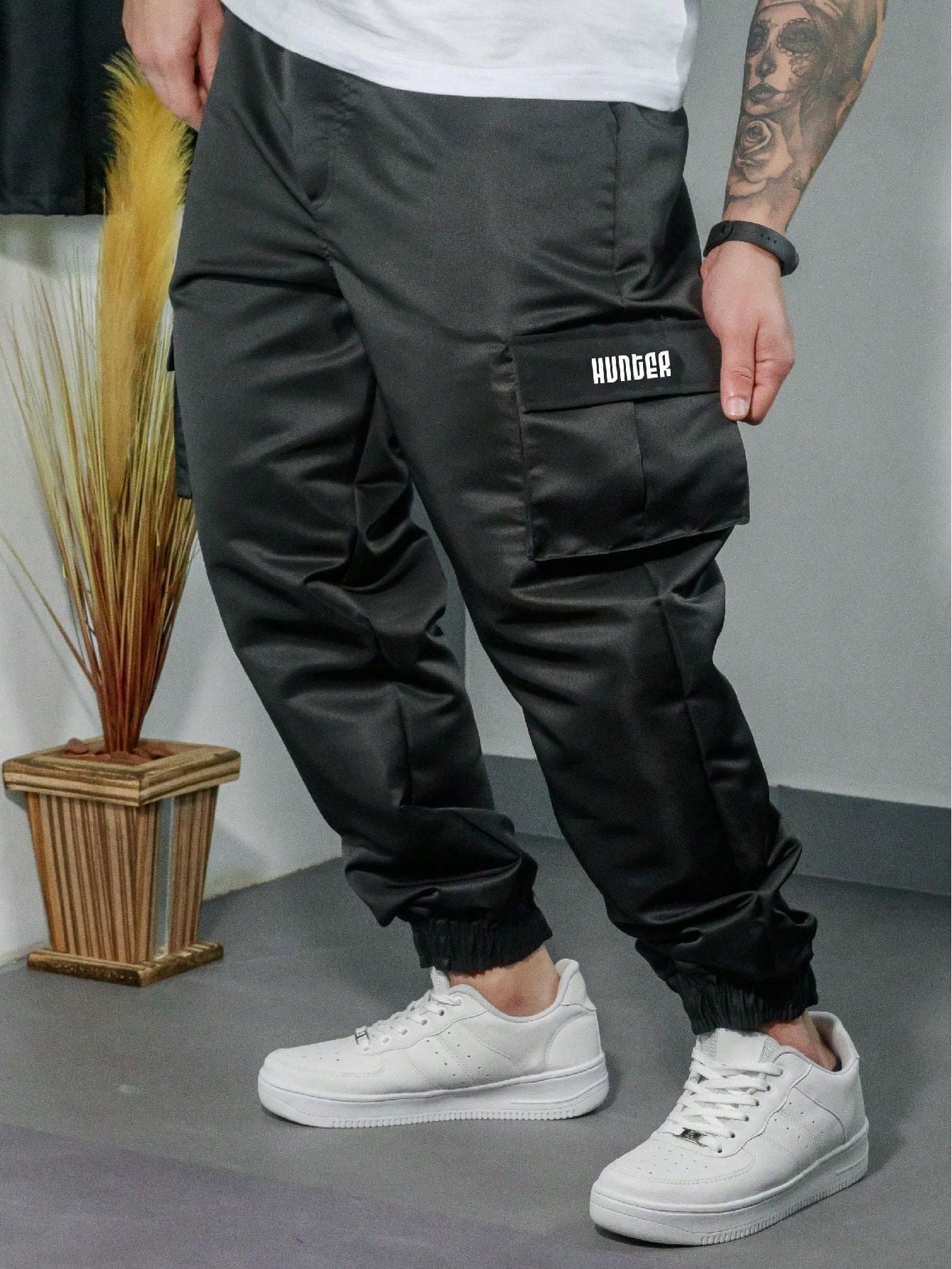 Calça Cargo Jogger Masculino Preto Hunter Loja Viego calça academia calça bege masculina calça cargo jogger Calça Cargo Jogger Masculino Preto Hunter calça cargo masculina calça casual masculina calça confortável masculina calça de academia masculina calça estiloso masculino Calça Jogger calça jogger masculina calça jogger para homem calça sarja masculina calça urbana masculina calça versátil masculina