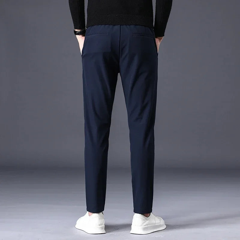 Calça social masculina alfaiataria Elastic azul marinho, vista de frente