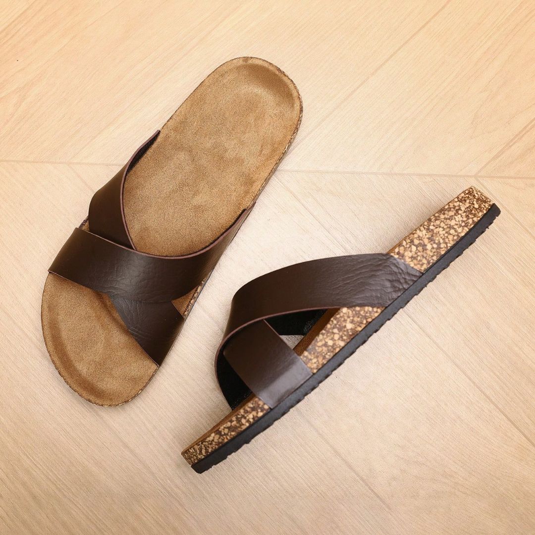 Chinelo Casual Masculino de Couro Antiderrapante Casck Loja Viego chinelo chinelo antiderrapante chinelo casual chinelo casual masculino Chinelo Casual Masculino de Couro Antiderrapante Casck chinelo confortável chinelo de couro chinelo de couro masculino chinelo masculino chinelo masculino antiderrapante chinelo masculino confortável chinelo para homem ocasiao_casual