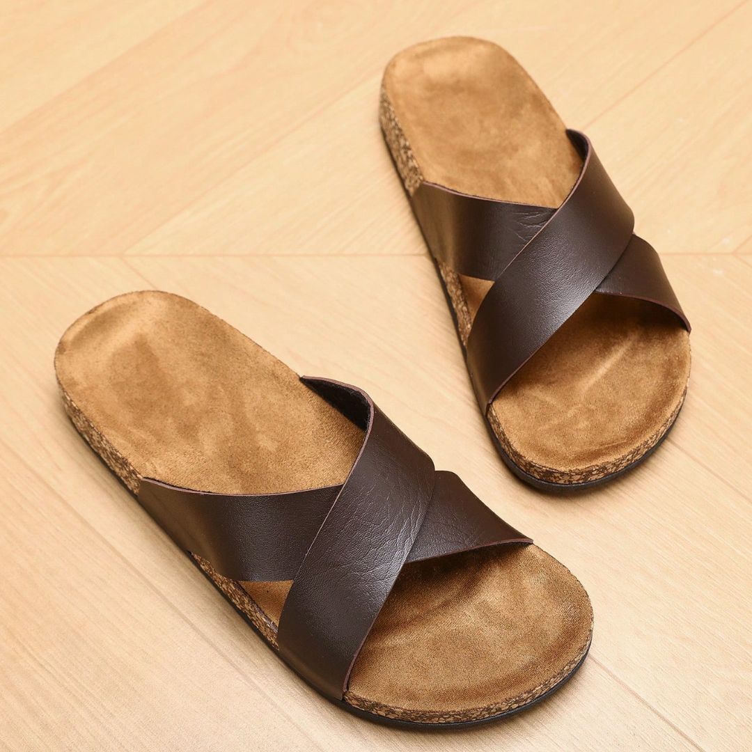 Chinelo Casual Masculino de Couro Antiderrapante Casck Loja Viego chinelo chinelo antiderrapante chinelo casual chinelo casual masculino Chinelo Casual Masculino de Couro Antiderrapante Casck chinelo confortável chinelo de couro chinelo de couro masculino chinelo masculino chinelo masculino antiderrapante chinelo masculino confortável chinelo para homem ocasiao_casual