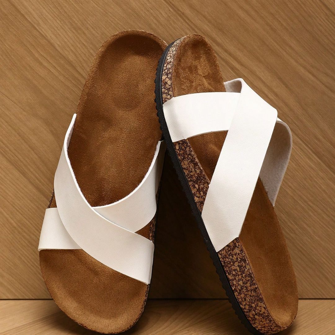 Chinelo Casual Masculino de Couro Antiderrapante Casck Branco Loja Viego chinelo chinelo antiderrapante chinelo casual chinelo casual masculino Chinelo Casual Masculino de Couro Antiderrapante Casck chinelo confortável chinelo de couro chinelo de couro masculino chinelo masculino chinelo masculino antiderrapante chinelo masculino confortável chinelo para homem ocasiao_casual