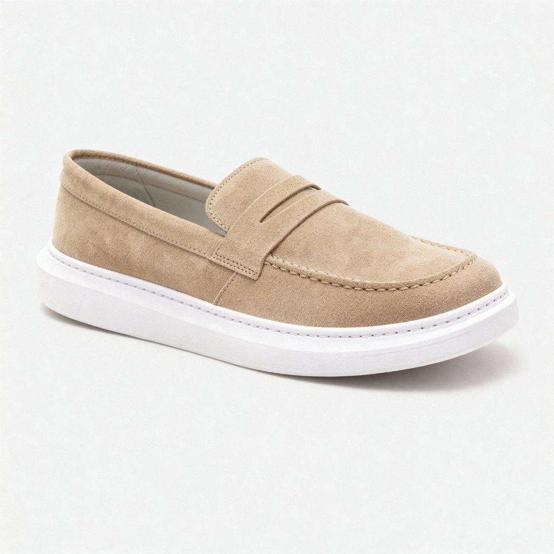 Sapato Mocassim Masculino Loafer Areia Viego Loja Viego calçado masculino elegante loafer de verão loafer masculino areia loafer viego mocassim mocassim bege mocassim masculino mocassim masculino areia mocassim viego sapato masculino claro sapato masculino confortável sapato masculino cor areia Sapato Mocassim Masculino Loafer Areia Viego sapato para usar com linho sapato viego masculino