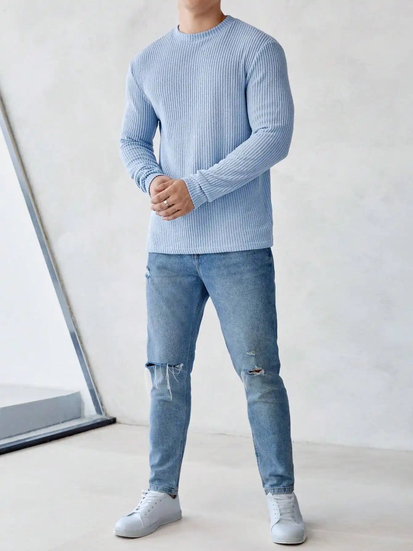 Suéter Masculino Tricô Comfort Gola Redonda Azul Loja Viego suéter casual suéter durável suéter estiloso suéter listrado Suéter Masculino Suéter Masculino Tricô Comfort Gola Redonda Azul suéter para dia a dia suéter para frio