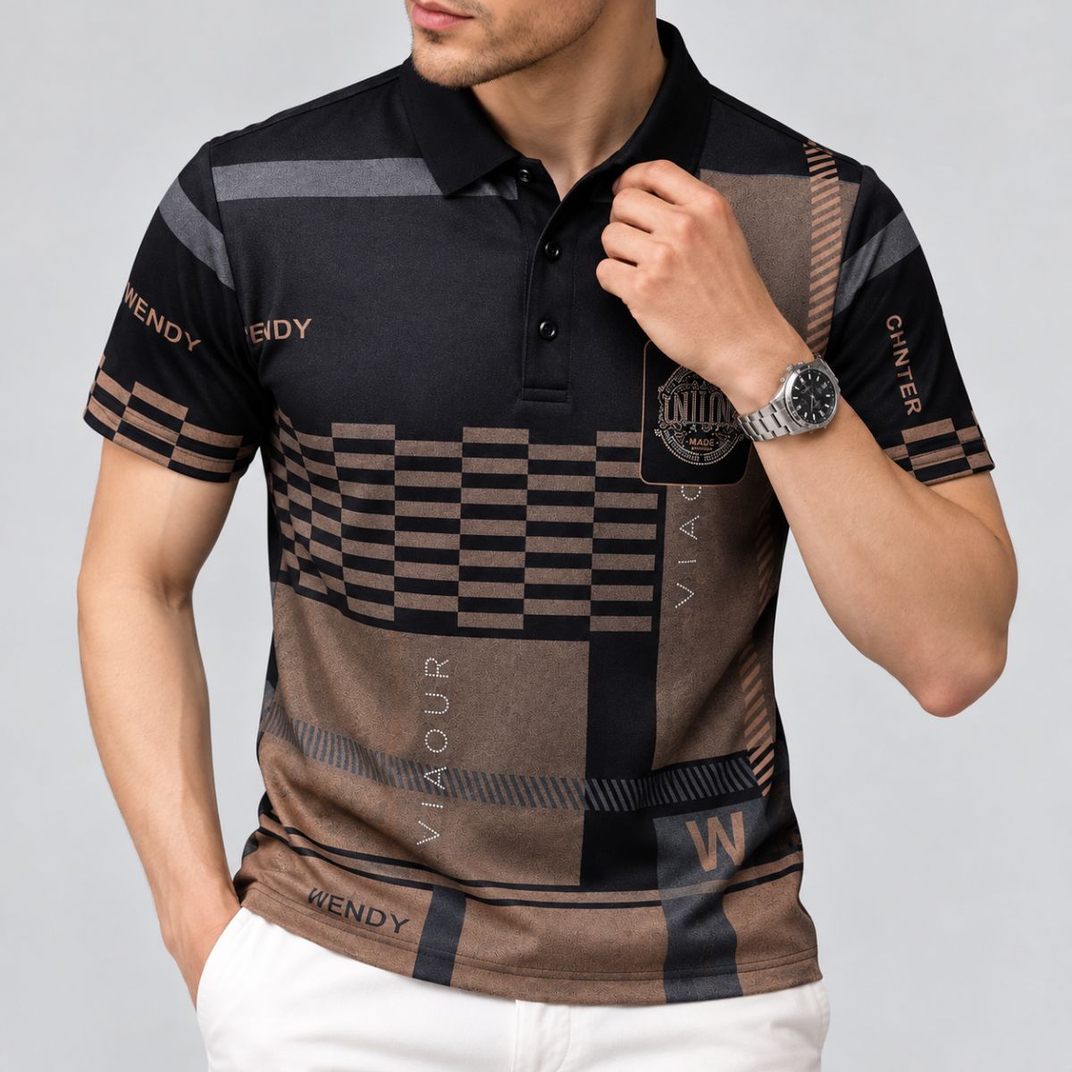 Camisa Polo Masculina Estampada Preta Imperial de frente, estampa em blocos e brasão no peito
