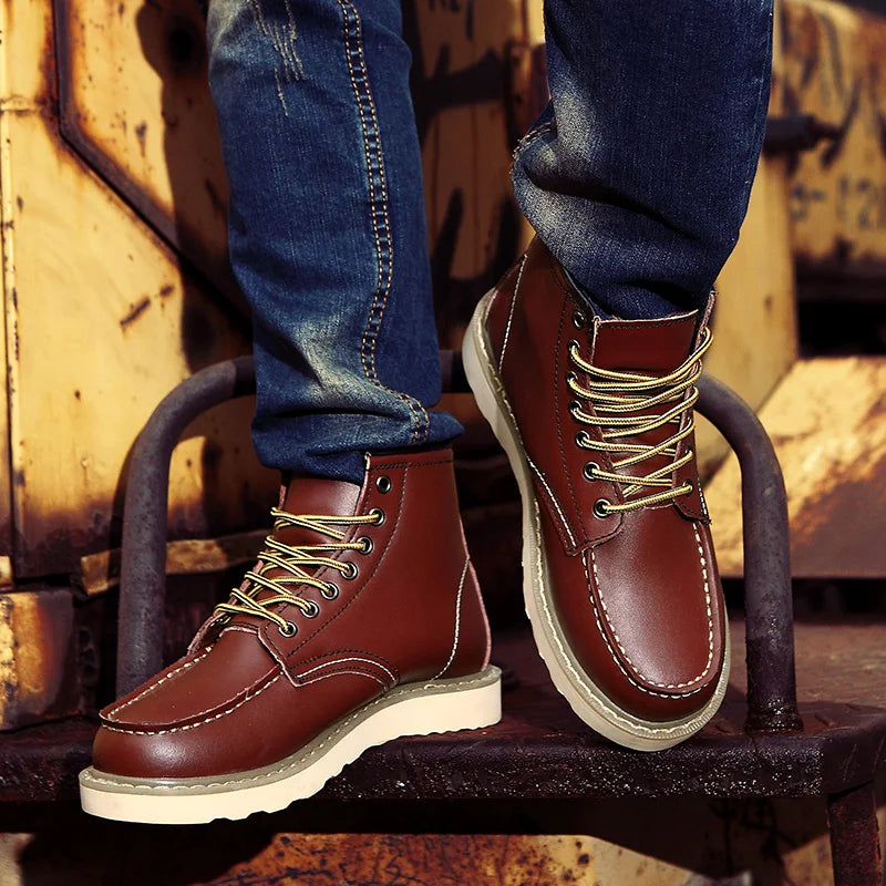 Bota Masculina Moc Toe Wine Red Loja Viego bota de couro bota de couro masculina bota masculina Bota masculina cor Wine Red Bota Masculina de Couro Maden Vintage Bota masculina estilo Moc Toe bota masculina moc toe Bota Masculina Moc Toe Wine Red bota moc toe Botas moc toe