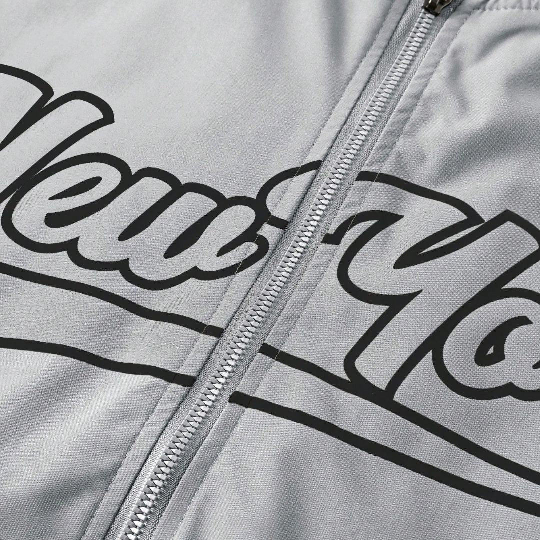 Jaqueta Masculina Baseball Brooklyn Cinza Loja Viego jaqueta baseball masculina Jaqueta bomber NY jaqueta college masculina jaqueta com gola canelada Jaqueta de beisebol masculina jaqueta estilo americano Jaqueta estilo colegial Jaqueta Masculina Baseball Brooklyn Cinza jaqueta masculina casual jaqueta universitária masculina jaqueta varsity masculina jaqueta varsity ny jaqueta varsity urbana moda streetwear masculina