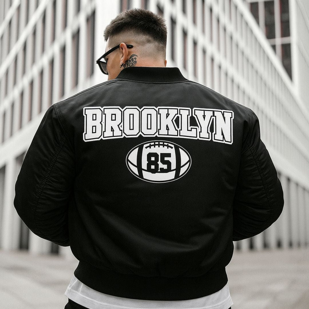 Jaqueta Masculina Baseball Brooklyn Preto EGG Loja Viego jaqueta baseball masculina Jaqueta bomber NY jaqueta college masculina jaqueta com gola canelada Jaqueta de beisebol masculina jaqueta estilo americano Jaqueta estilo colegial Jaqueta Masculina Baseball Brooklyn Preto jaqueta masculina casual jaqueta universitária masculina jaqueta varsity masculina jaqueta varsity ny jaqueta varsity urbana moda streetwear masculina