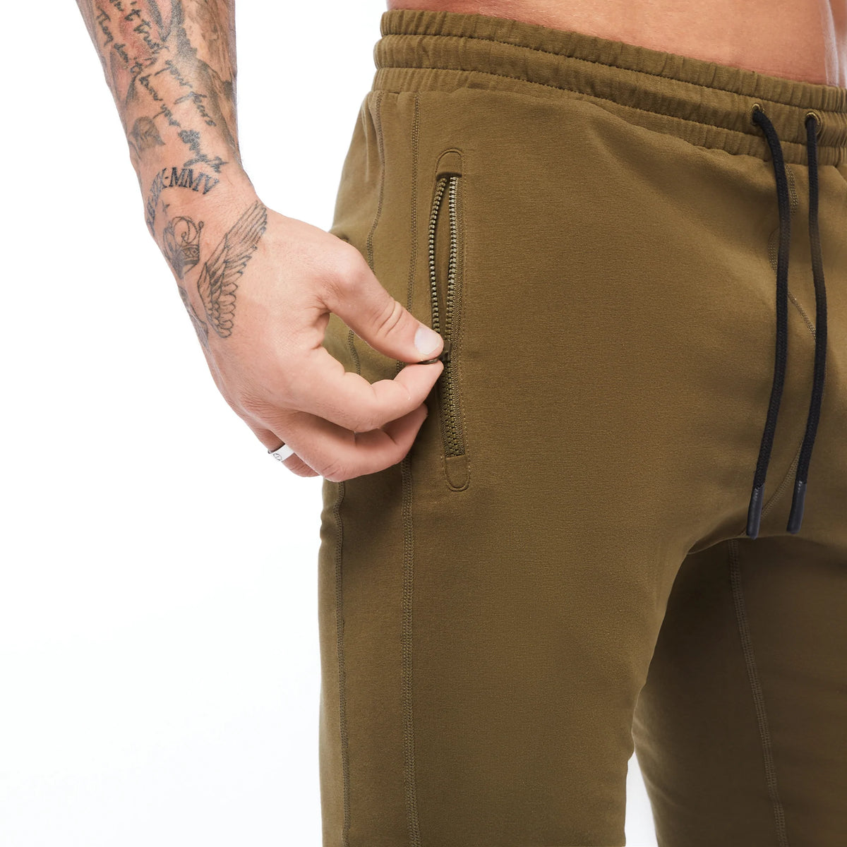 Calça Jogger Vanquish Cáqui Olive Loja Viego calca jogger mascucalca jogger masculina academialina street calca jogger masculina academia calca jogger masculina sarja calca jogger masculina slim calca jogger masculina street calcas jogger academia calcas jogger masculina Calça Jogger Calça Jogger Cáqui calça jogger masculina calça jogger para homem Calça Jogger Vanquish Calça Jogger Vanquish Cáqui Olive